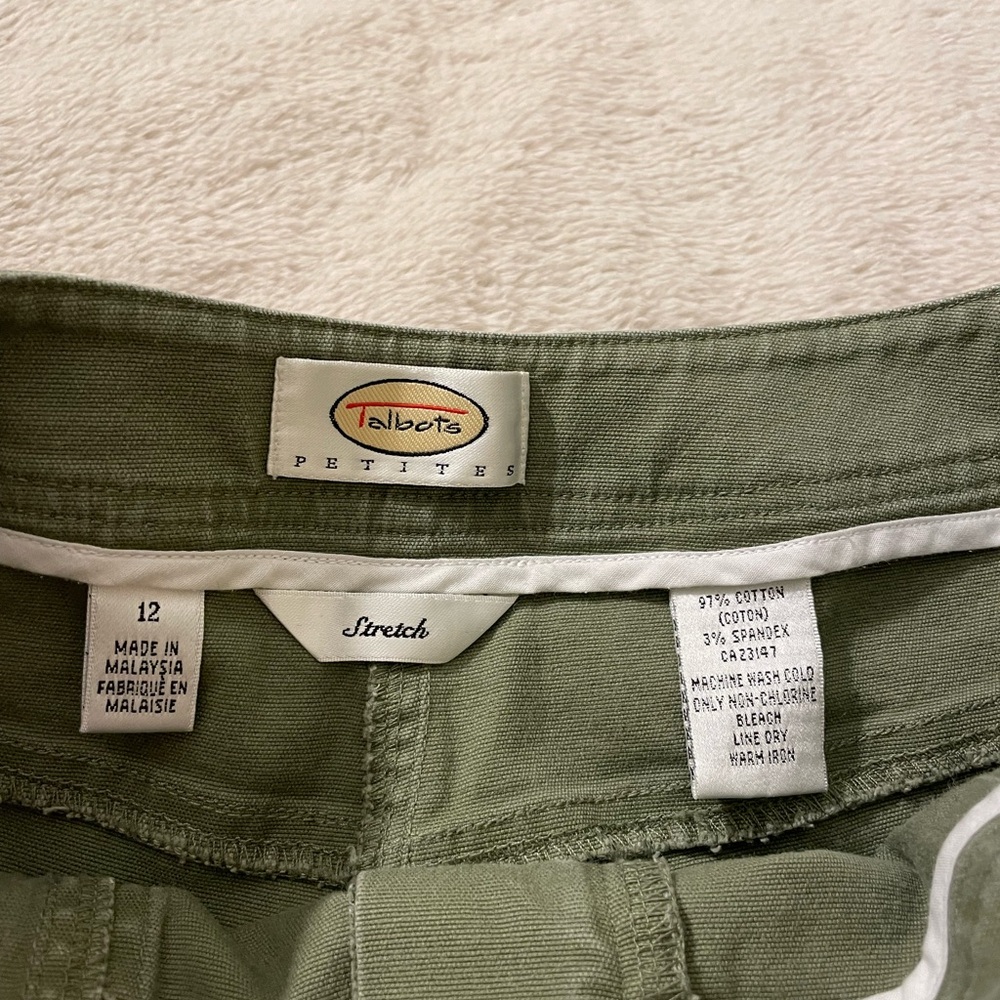 EUC Talbots Petites Green Khaki Stretch Shorts - Picture 5 of 5